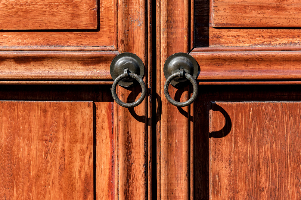 puerta antigua a medida en palma de mallorca